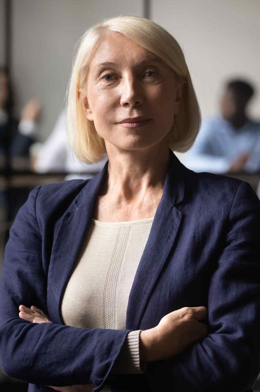 https://aartaz.com/wp-content/uploads/2019/02/team_04-850x1280.jpg