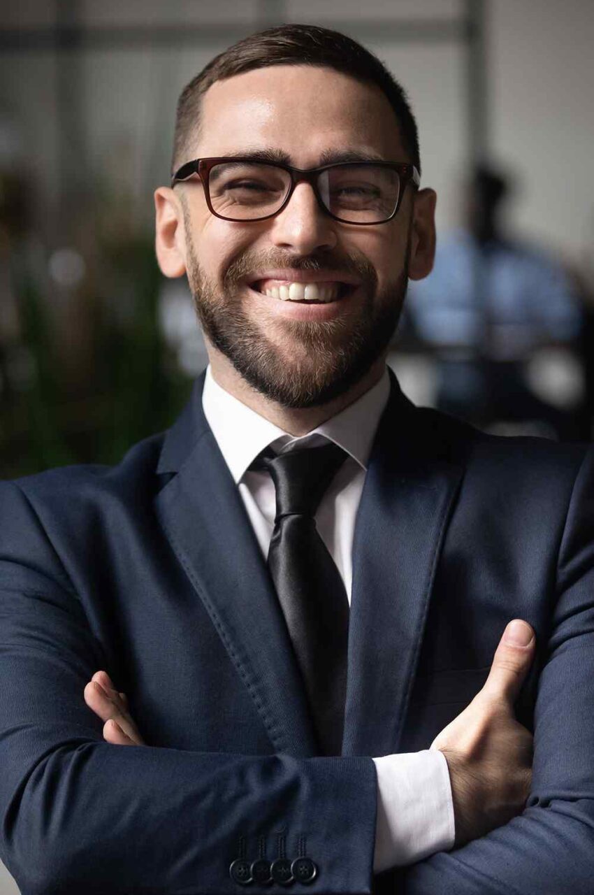 https://aartaz.com/wp-content/uploads/2020/08/team_05-850x1280.jpg